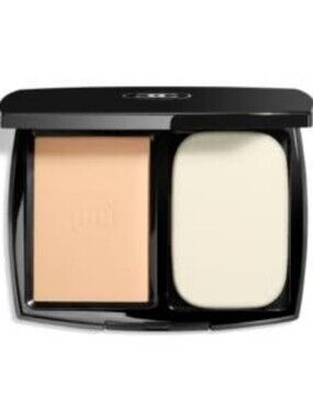 NWT CHANEL ULTRA LE TEINT FOUNDATION - B10!